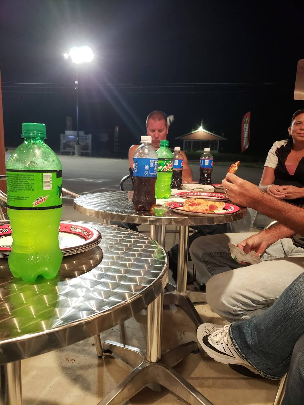 Foxs Pizza Den | restaurant | 3846 PA-31, Donegal, PA 15628, USA | 7245933697 OR +1 724-593-3697