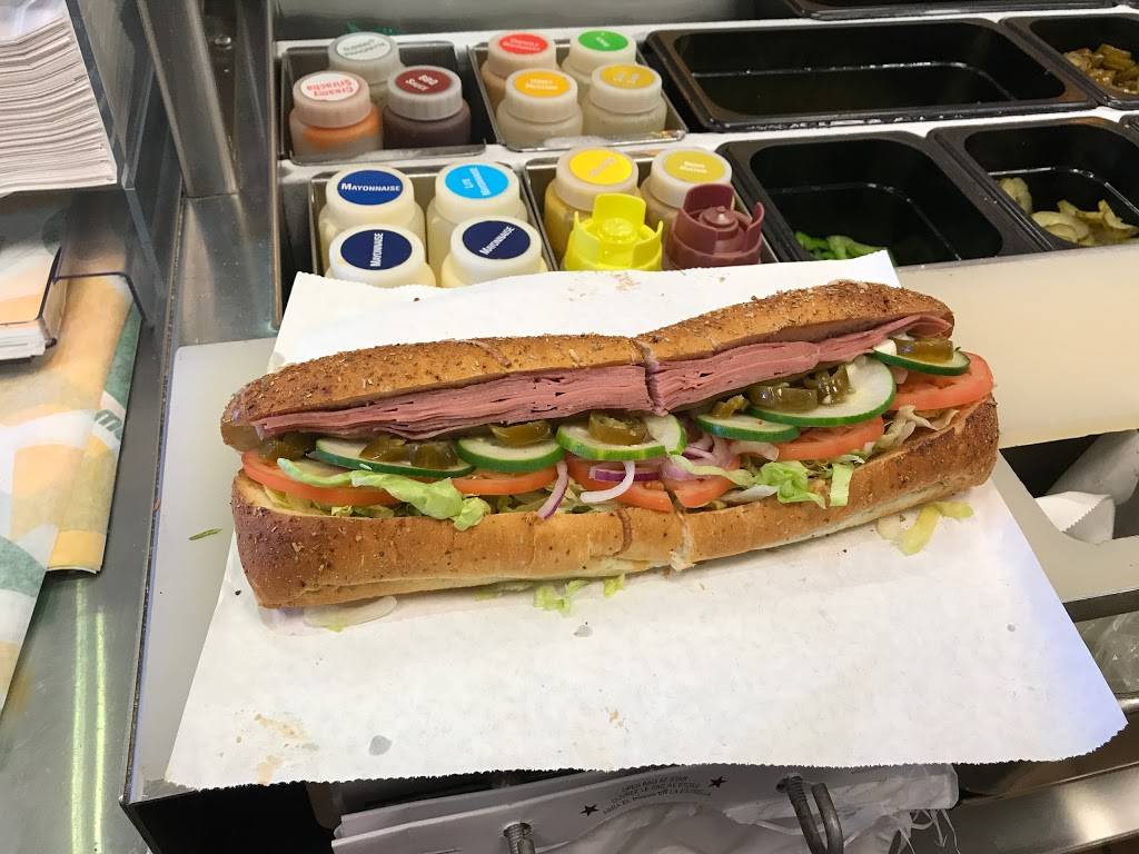 Subway | restaurant | 9309 Poplar Ave, Germantown, TN 38138, USA | 9017534333 OR +1 901-753-4333