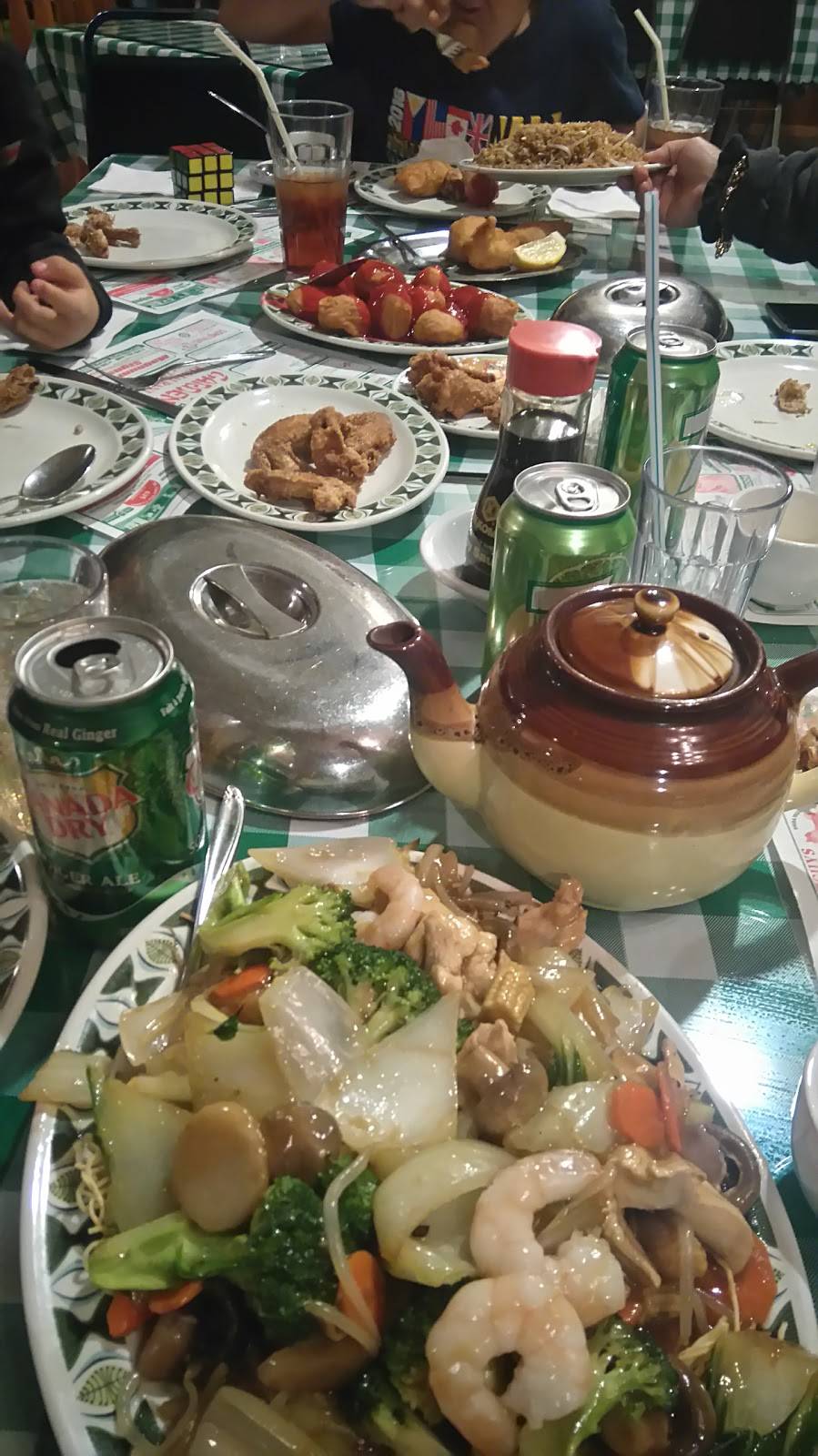 Jade Garden Restaurant & Tavern | restaurant | 409 McNaughton Ave W, Chatham, ON N7L 4K4, Canada | 5193513537 OR +1 519-351-3537