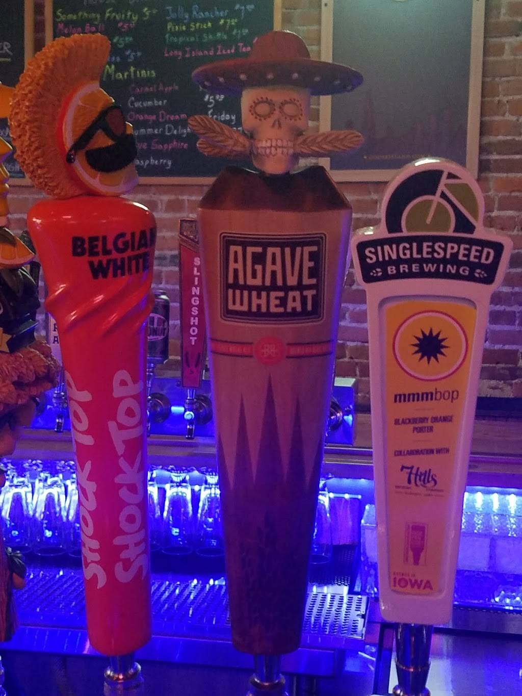 Hub On Main | night club | 253 Main St, Dubuque, IA 52001, USA | 5635833480 OR +1 563-583-3480