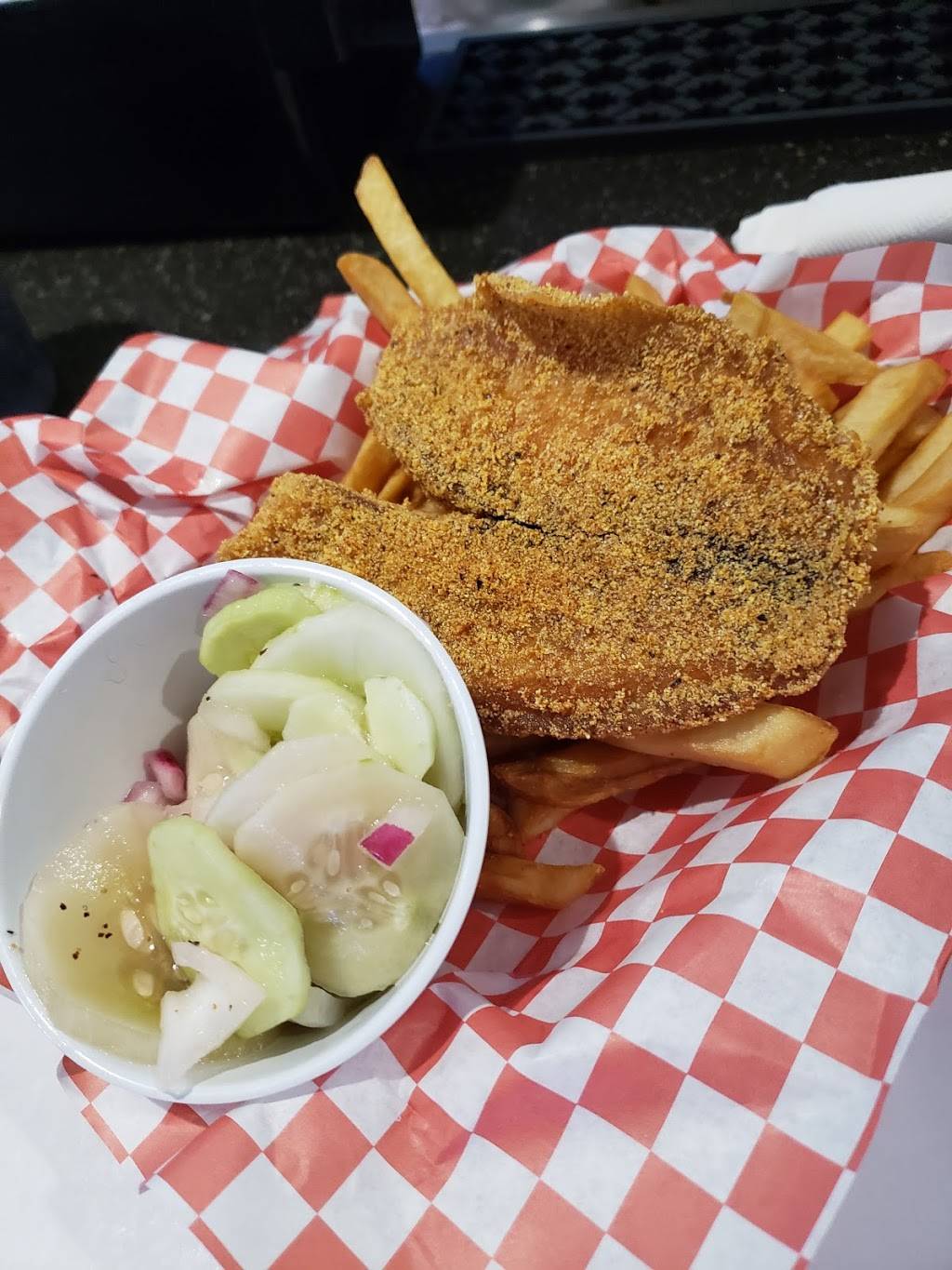 Mueths Tavern | restaurant | 2 N Main St, Smithton, IL 62285, USA | 6182778309 OR +1 618-277-8309