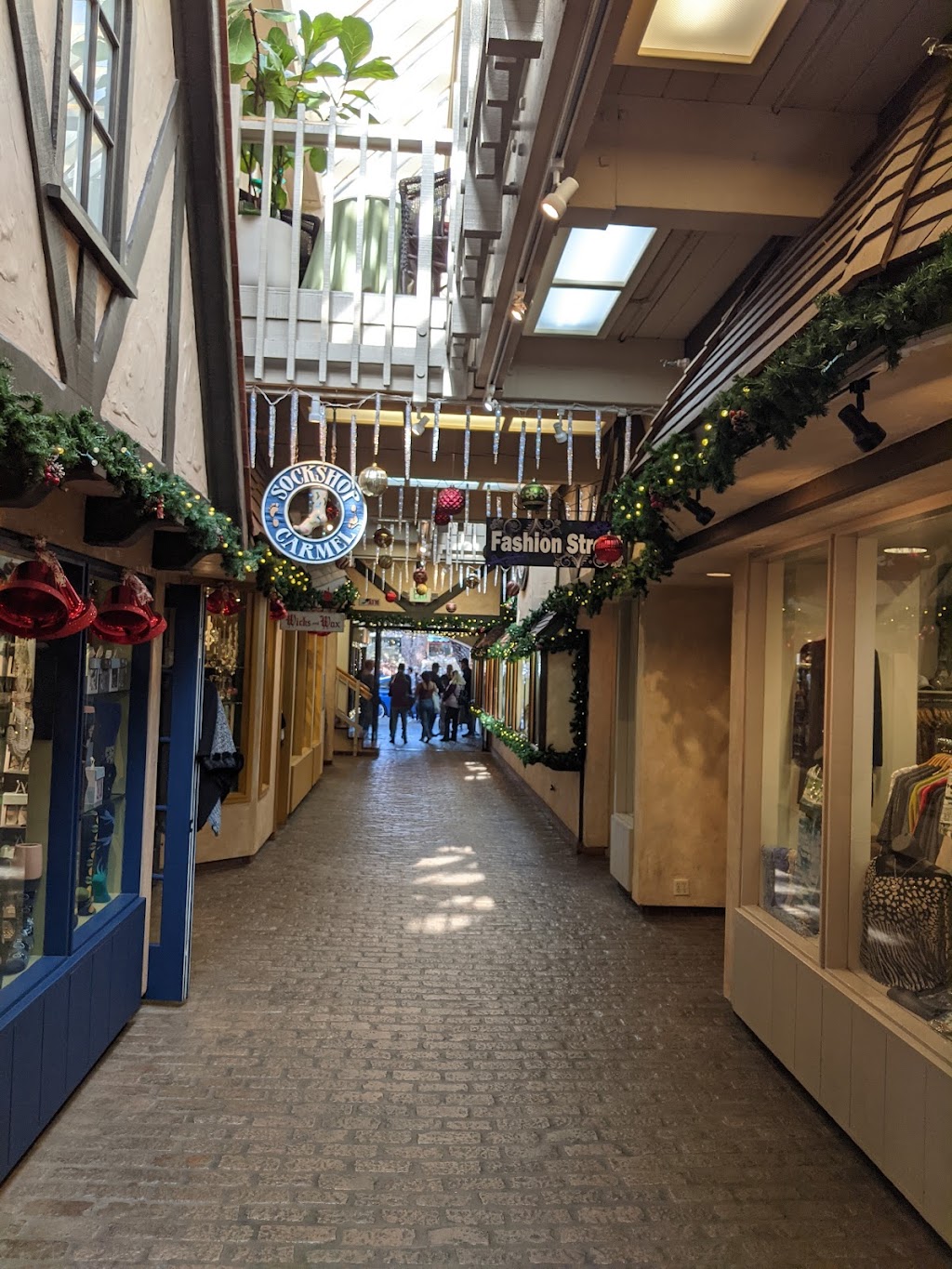 Carmel Belle | cafe | San Carlos St, Ocean Ave, Carmel-By-The-Sea, CA 93923, USA | 8316241600 OR +1 831-624-1600