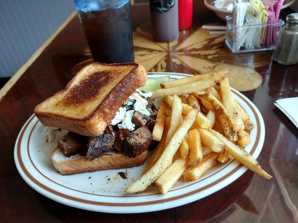 Jakes Place Restaurant & Market | restaurant | 511 Thompson St, Ashland, VA 23005, USA | 8047983287 OR +1 804-798-3287