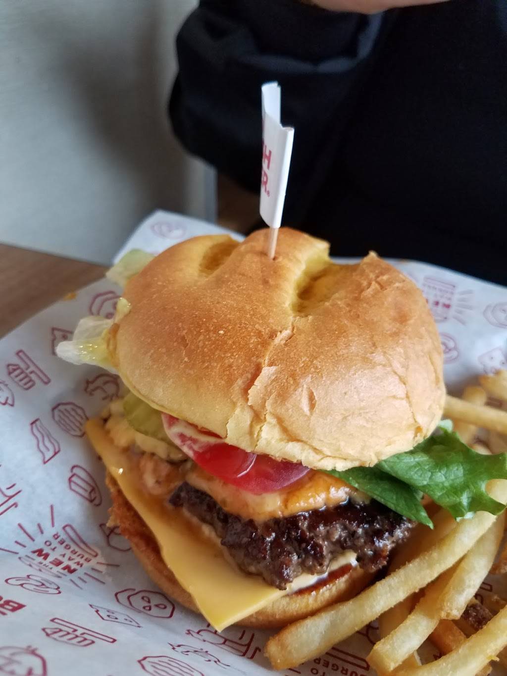 Smashburger | restaurant | 1298 Worcester St, Natick, MA 01760, USA | 5087200744 OR +1 508-720-0744