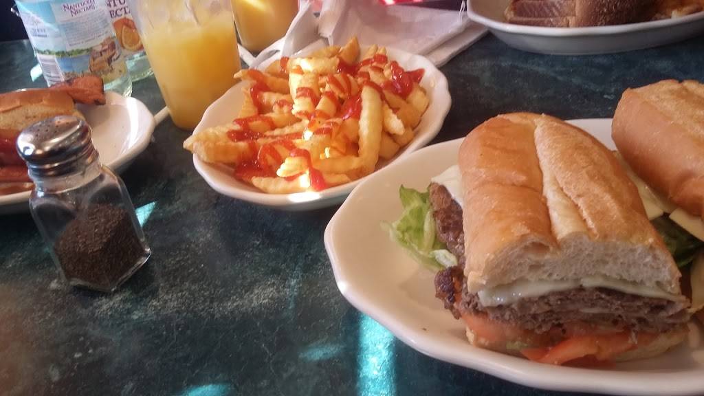 Codys Diner | restaurant | 95 Water St, New Haven, CT 06511, USA | 2035620044 OR +1 203-562-0044