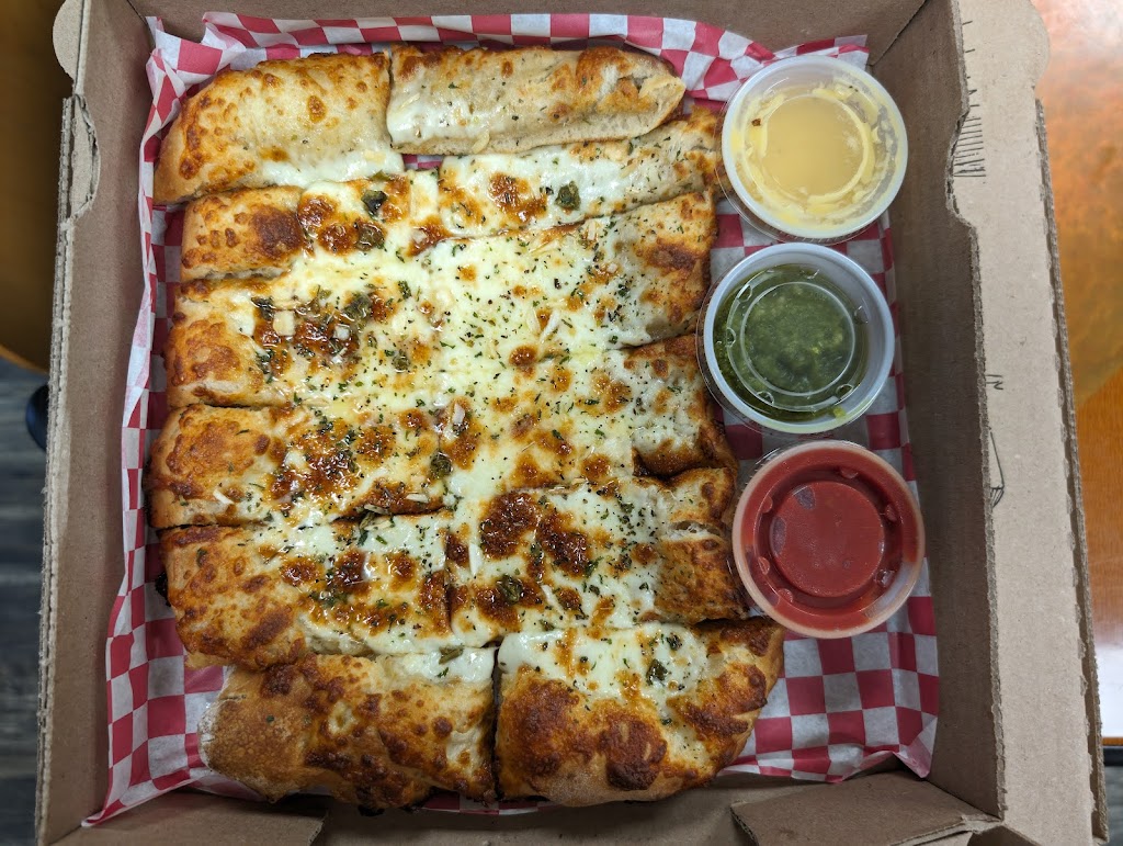 Dulcie Dough Pizza Co | restaurant | 103 W Main St, Henderson, TN 38340, USA | 7314351058 OR +1 731-435-1058