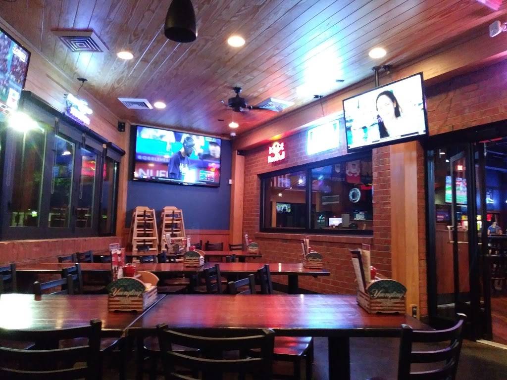 Kickback Jack’s | restaurant | 420 Red Banks Rd, Greenville, NC 27858, USA | 2523290400 OR +1 252-329-0400