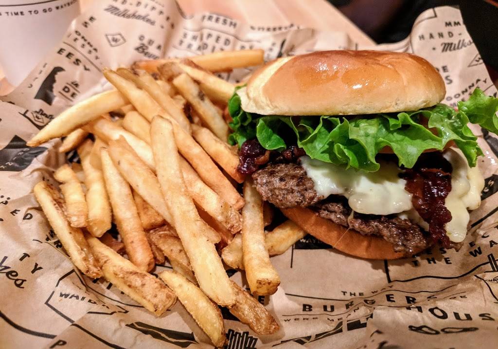 Wayback Burgers | restaurant | 3515 Chamblee Tucker Rd, Atlanta, GA 30341, USA | 7704520337 OR +1 770-452-0337