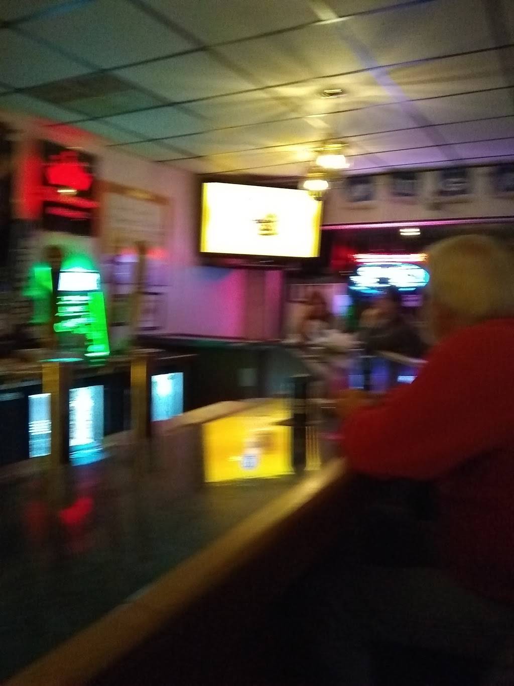 Bourbon Street Bar | restaurant | 821 S Broadway, Green Bay, WI 54304, USA | 9204329739 OR +1 920-432-9739