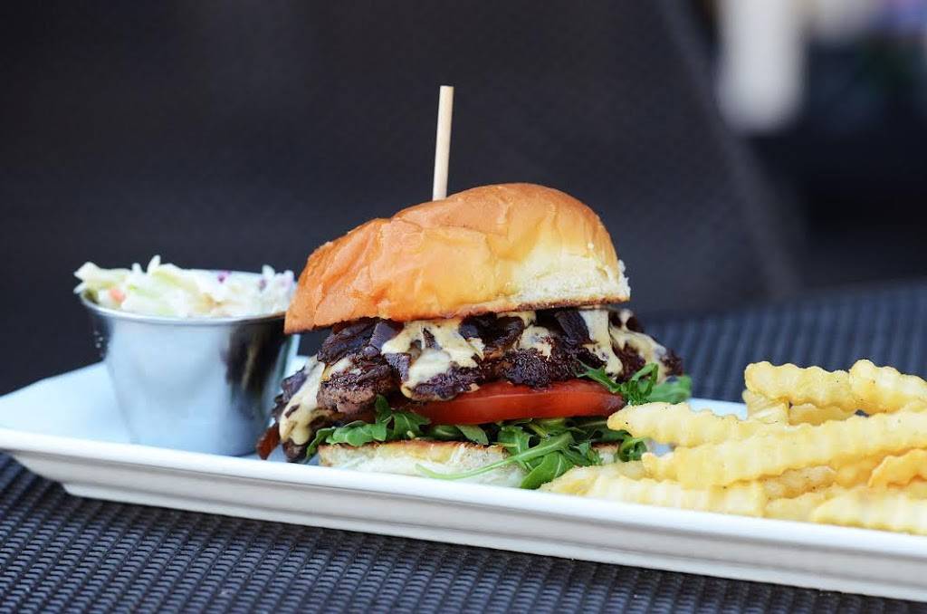 Groveland Tap | restaurant | 1834 St Clair Ave, St Paul, MN 55105, USA | 6516995058 OR +1 651-699-5058