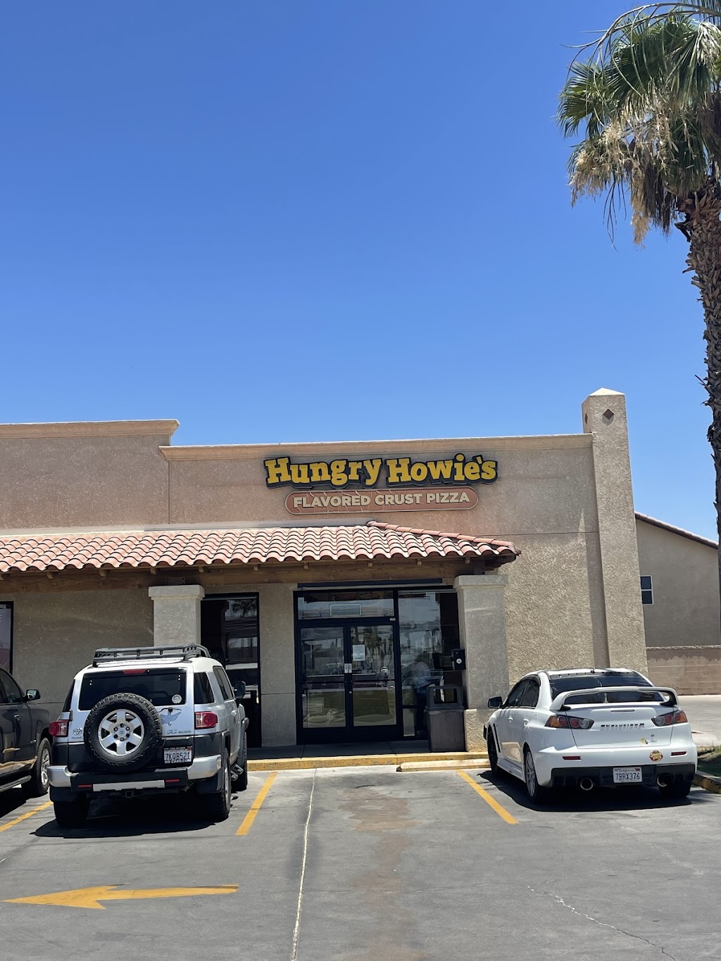 Hungry Howies Pizza | restaurant | 1100 Meadows Rd, Calexico, CA 92231, USA | 7603574700 OR +1 760-357-4700