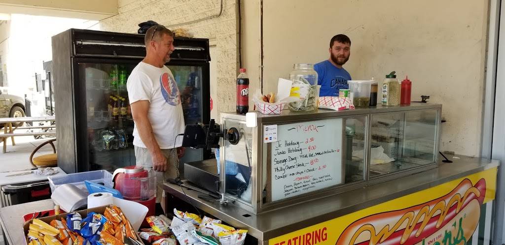 Saturs Texas hot dogs | restaurant | 1919 Wells Rd, Orange Park, FL 32073, USA | 9045706389 OR +1 904-570-6389