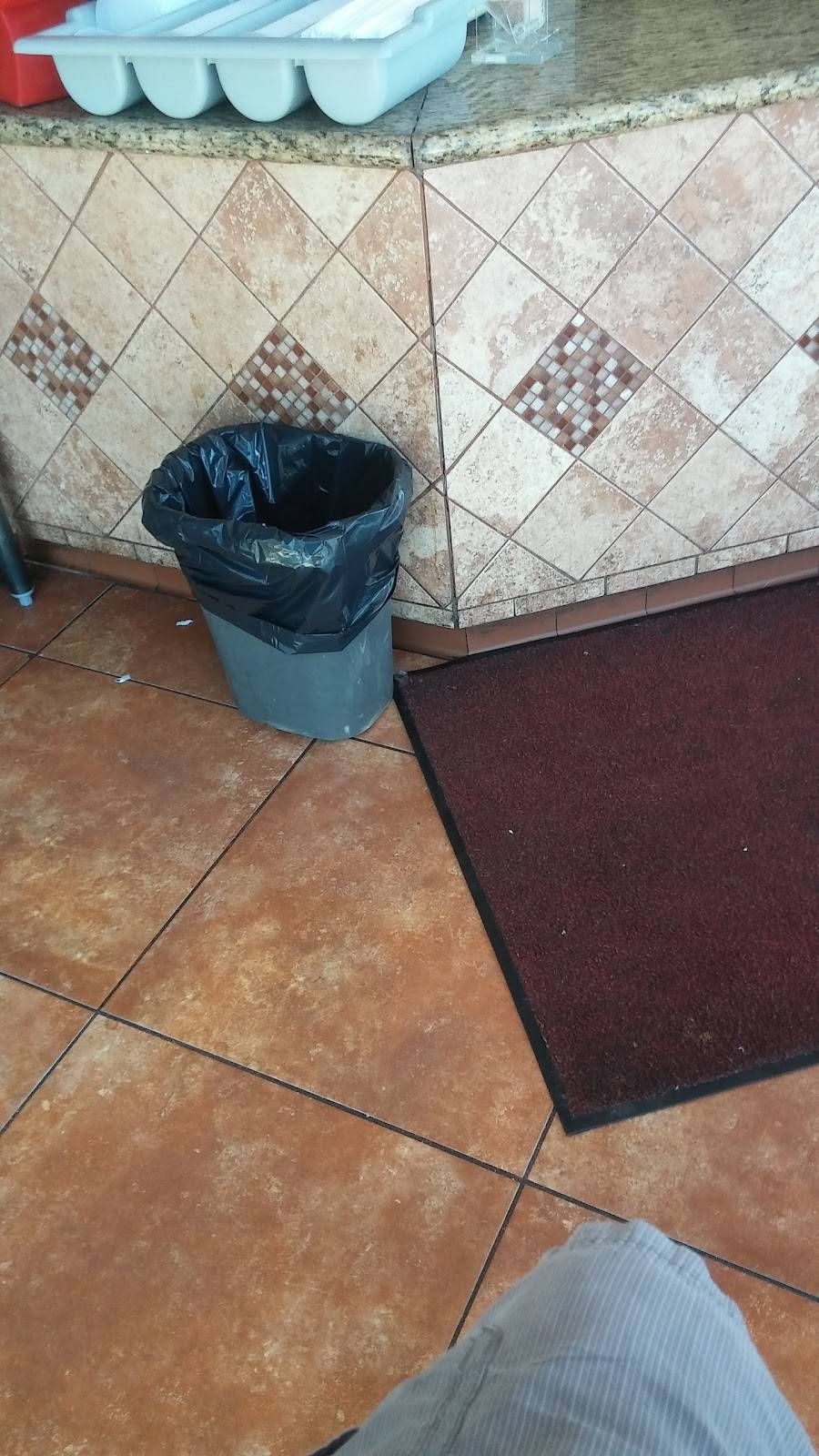 Albertos Mexican Food | restaurant | 4904 N River Rd, Oceanside, CA 92057, USA | 7604332287 OR +1 760-433-2287