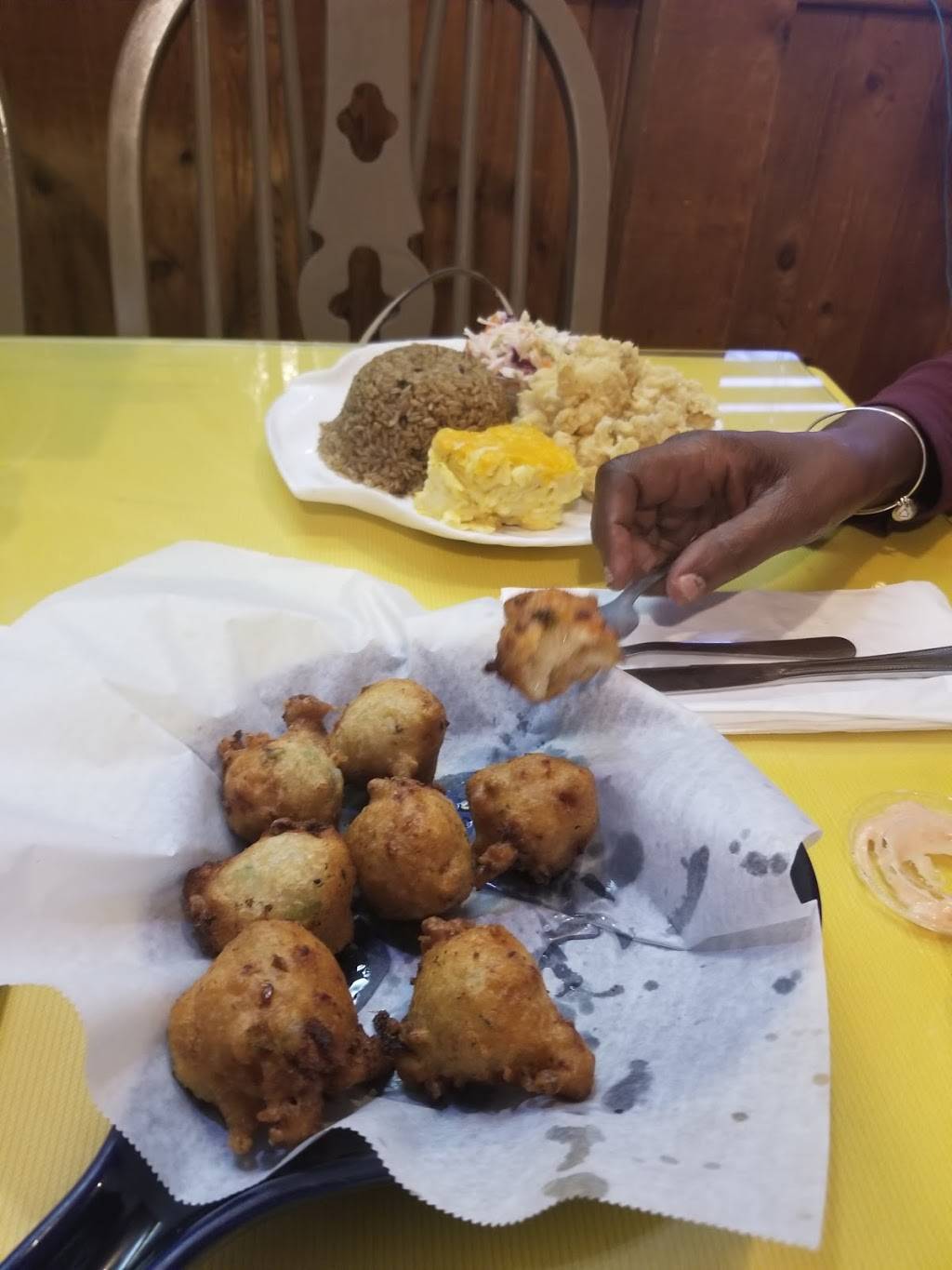 Bahamian Reef Seafood Restaurant | restaurant | 7836 NW 44th St, Sunrise, FL 33351, USA | 9547487835 OR +1 954-748-7835