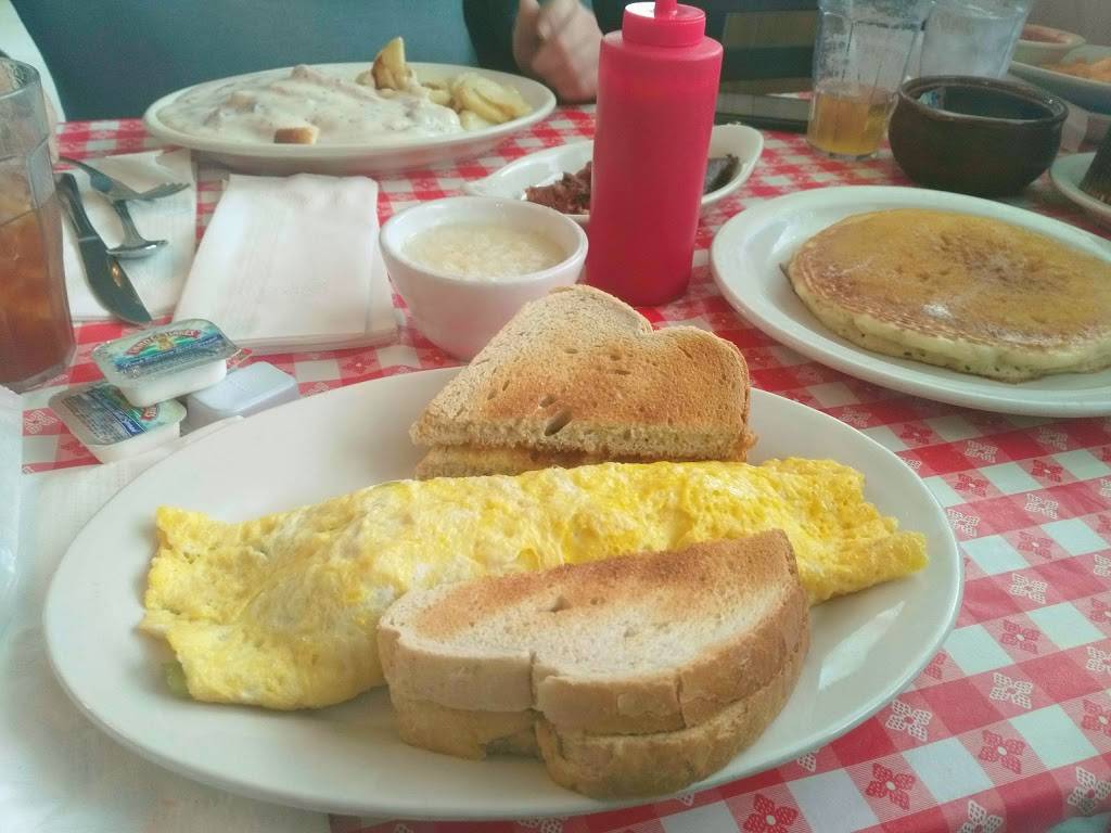 Candys Diner | restaurant | 21874 Old Valley Pike, Woodstock, VA 22664, USA | 5404594292 OR +1 540-459-4292