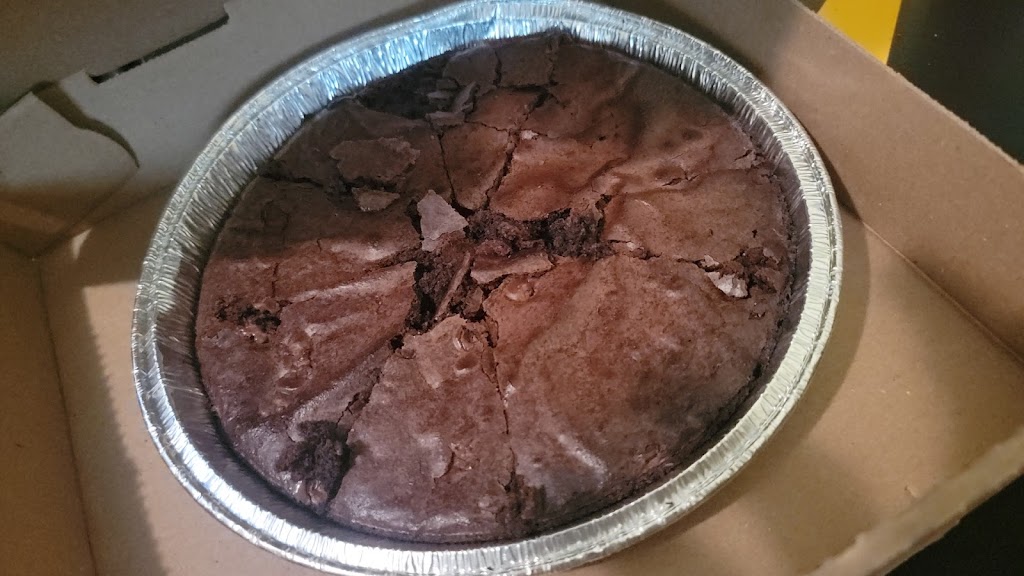 Foxs Pizza Den | restaurant | 710 Broadway Blvd, Pitcairn, PA 15140, USA | 4123726996 OR +1 412-372-6996