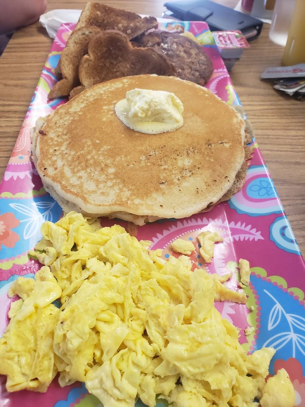 Shirleys Country Kitchen | restaurant | 5924 Old French Rd, Erie, PA 16509, USA | 8148688600 OR +1 814-868-8600