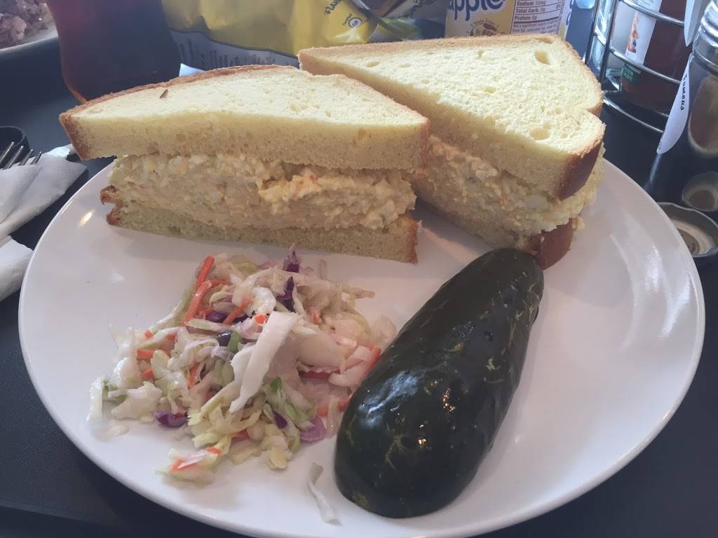 Howards Famous Corned Beef and Deli | restaurant | 3571 N Federal Hwy, Boca Raton, FL 33431, USA | 5619480303 OR +1 561-948-0303