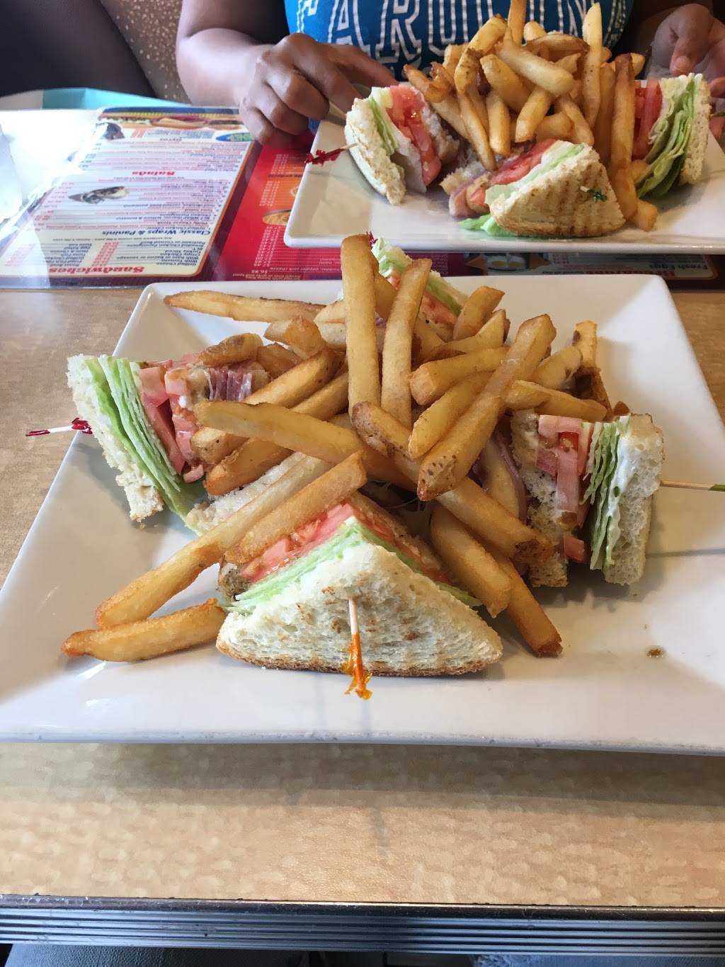 Corkys | restaurant | 2537 Grand Concourse, Bronx, NY 10468, USA | 7189332484 OR +1 718-933-2484