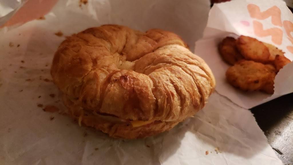 Dunkin | bakery | 95 Franklin St, Quincy, MA 02169, USA | 6174729240 OR +1 617-472-9240