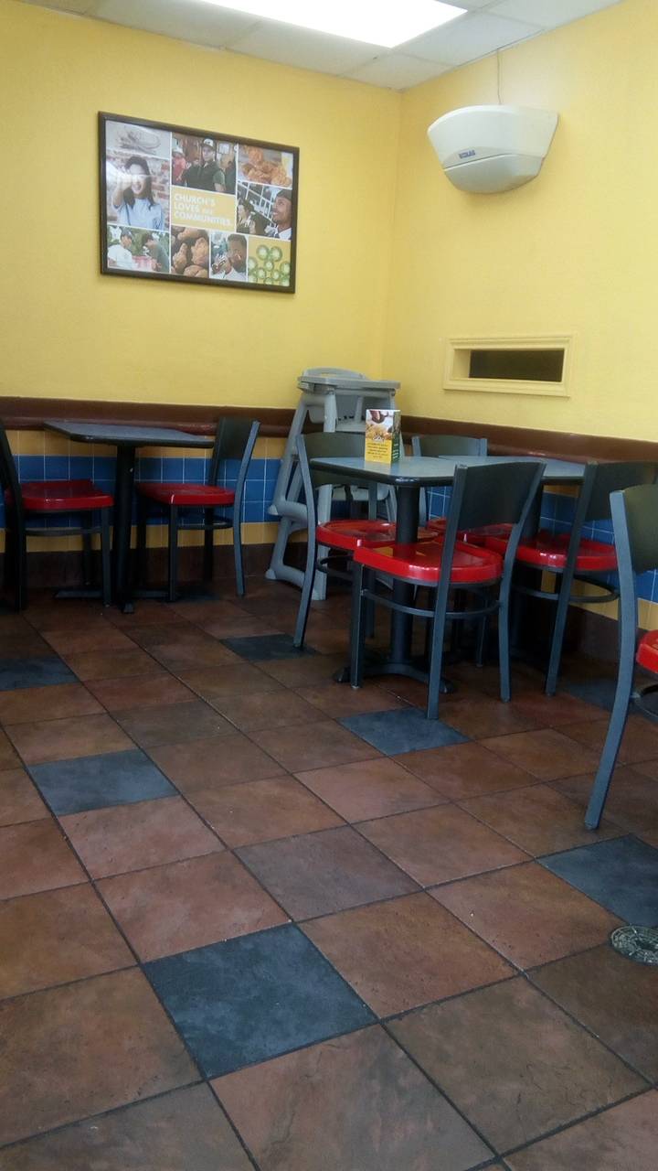 Churchs Chicken | restaurant | 824 W San Antonio St, New Braunfels, TX 78130, USA | 8306091100 OR +1 830-609-1100