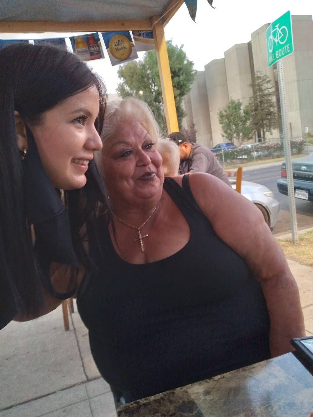 Grandmas | restaurant | 1901 Flower St, Bakersfield, CA 93305, USA | 6613748742 OR +1 661-374-8742