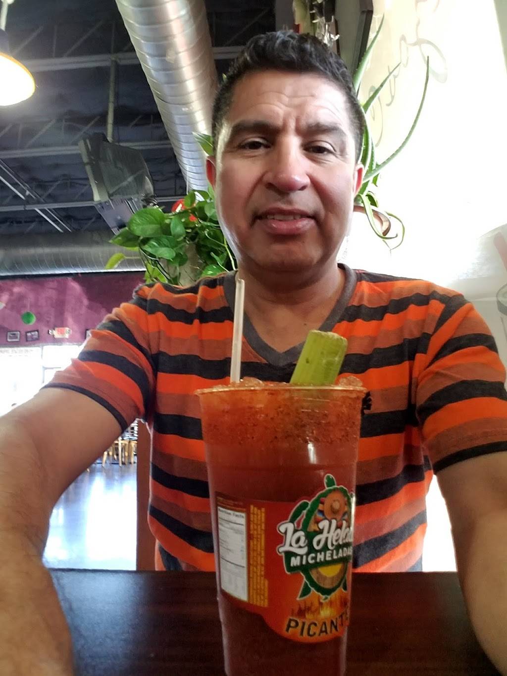 Rizos Cafe | restaurant | 2828C Starlight Rd, Dallas, TX 75220, USA | 2145412030 OR +1 214-541-2030