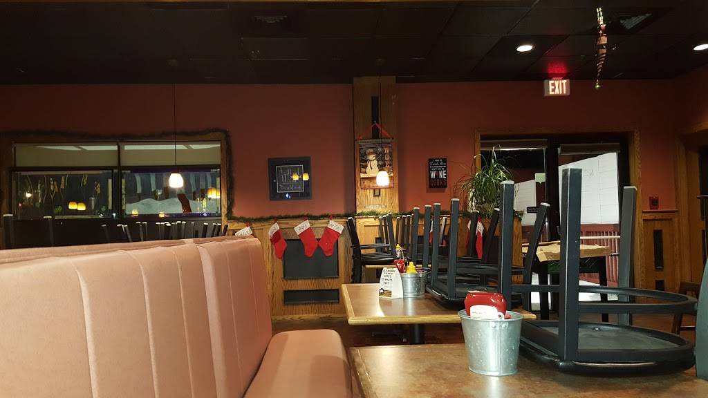 The Cork N Keg Grill | restaurant | 4 Essex Dr, Raymond, NH 03077, USA | 6032441573 OR +1 603-244-1573