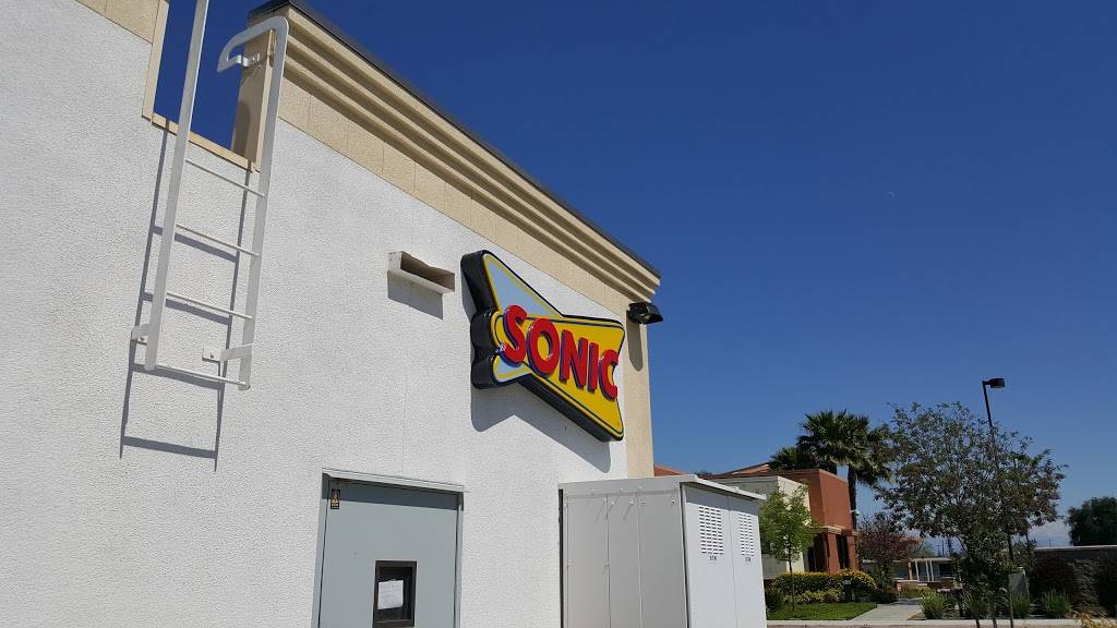 Subway | restaurant | 450 W El Monte Way, Dinuba, CA 93618, USA | 5595950916 OR +1 559-595-0916