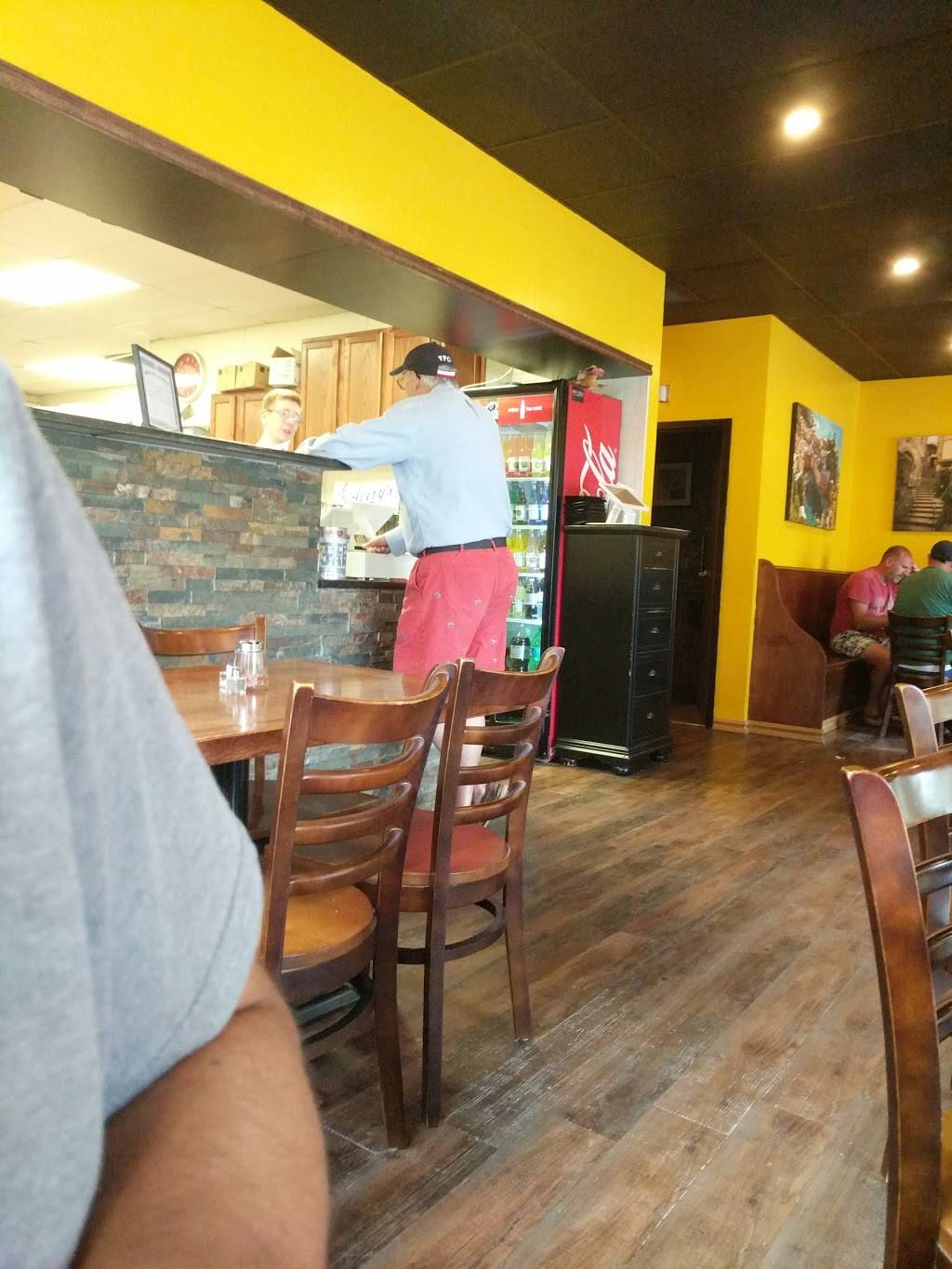 Vero Pizza | restaurant | 381 Farmington Ave, Plainville, CT 06062, USA | 8608460491 OR +1 860-846-0491