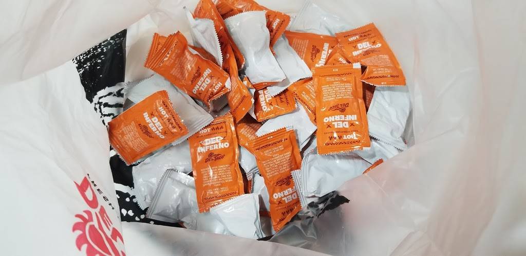 Del Taco | meal takeaway | 24023 E Prospect Ave, Aurora, CO 80016, USA | 3036275777 OR +1 303-627-5777