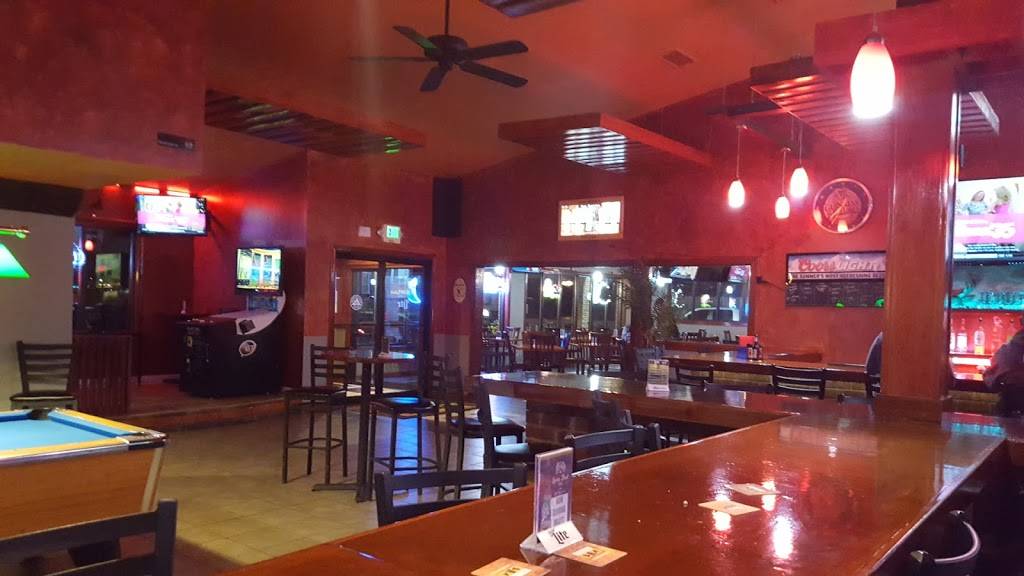 Whats Up Pub & Grub | restaurant | 918 Woodland Plaza Run, Fort Wayne, IN 46825, USA | 2604893488 OR +1 260-489-3488