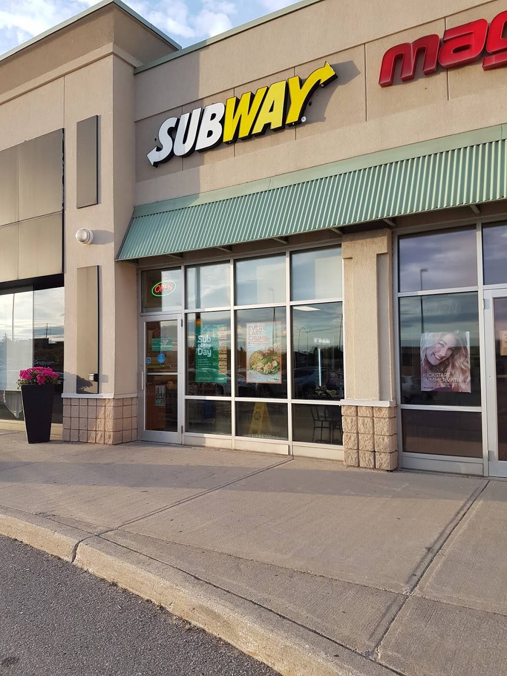 Subway | restaurant | 478 Dundas St W RioCentre Oakville, Unit 13, Oakville, ON L6H 6Y3, Canada | 9052572921 OR +1 905-257-2921