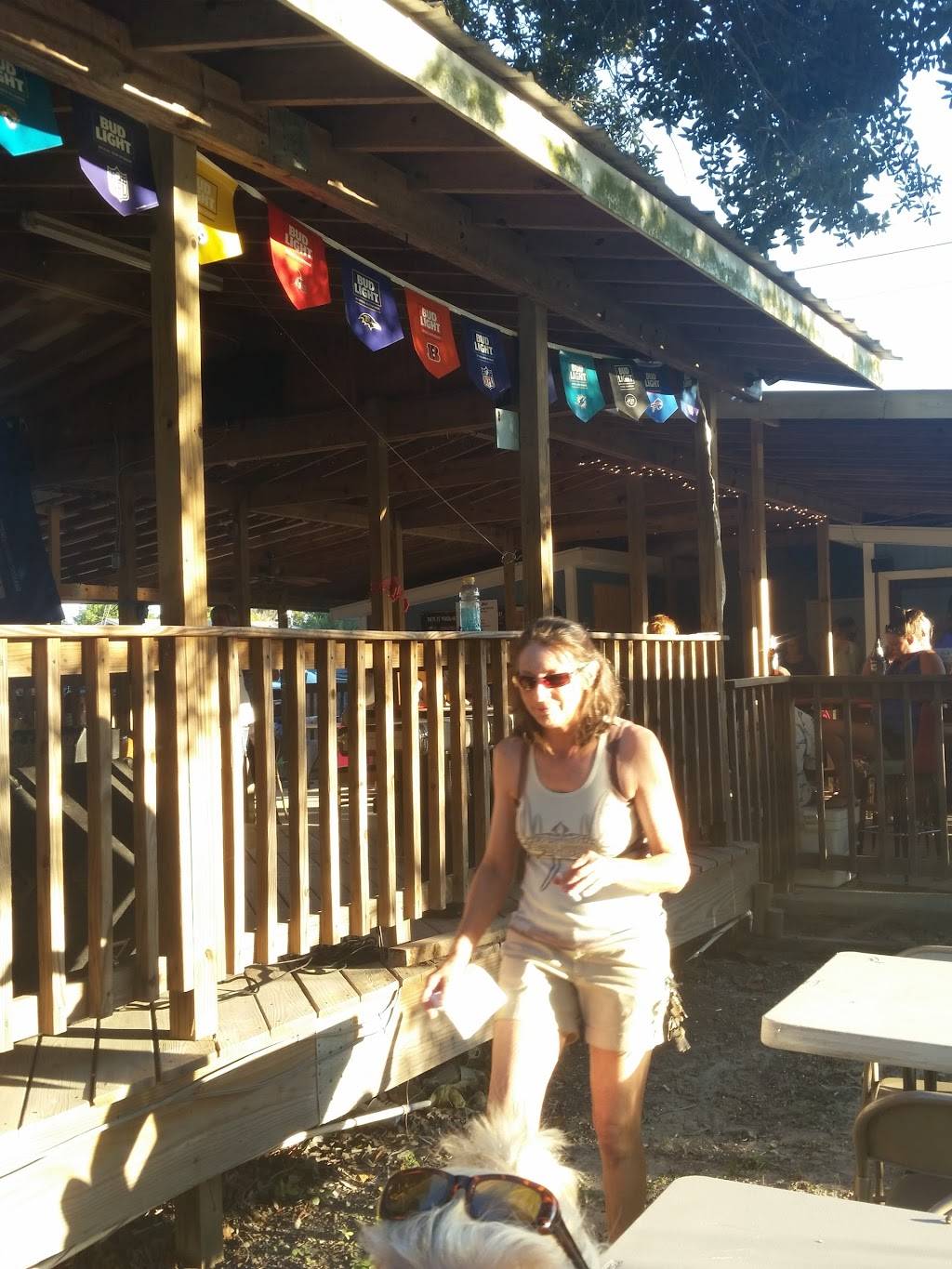 Outrigger Bar & Grill | restaurant | 709 Ingalls Ave #4935, Pascagoula, MS 39567, USA | 2284715829 OR +1 228-471-5829