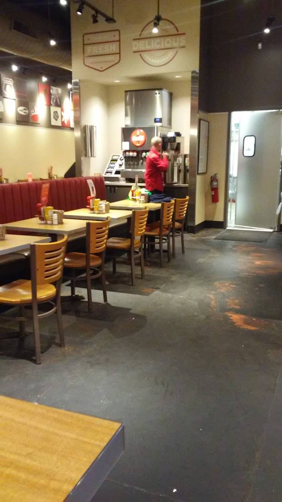 Smashburger | restaurant | 220 Union Blvd, Lakewood, CO 80228, USA | 7203997171 OR +1 720-399-7171