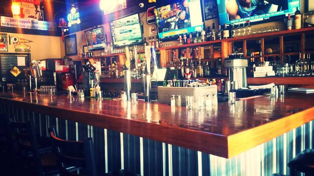 Jakes Bar and Grill | restaurant | 2305 N Gateway Ave, Harriman, TN 37748, USA | 8652458348 OR +1 865-245-8348