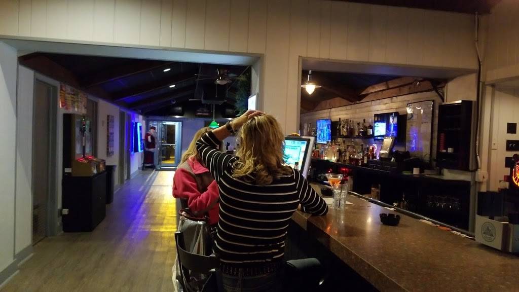 Pivot Lounge | night club | 11217 Whitcomb St, Crown Point, IN 46307, USA | 2193233689 OR +1 219-323-3689