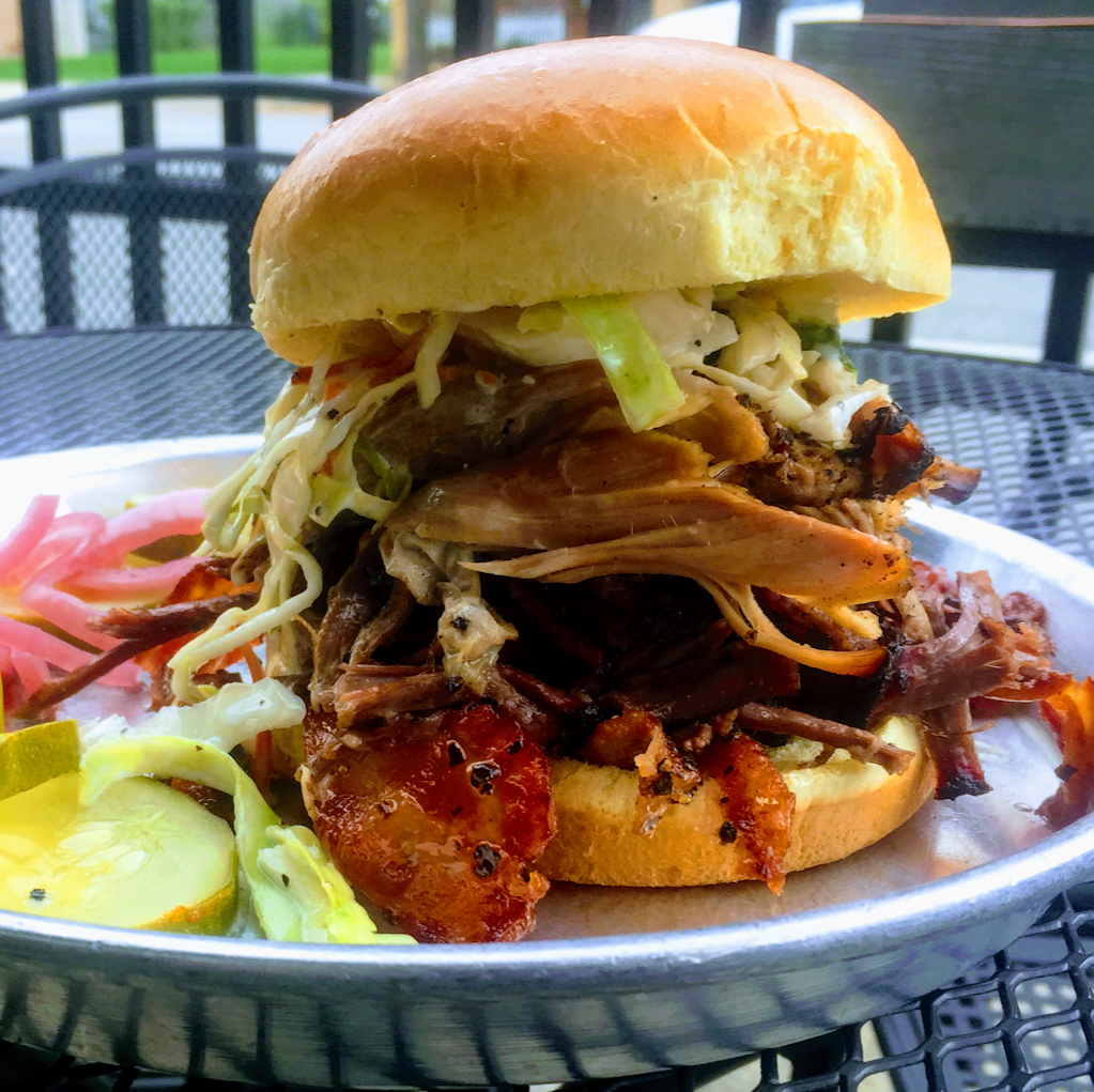 Woodstock BBQ | restaurant | 13362 Madison Ave, Lakewood, OH 44107, USA | 2162268828 OR +1 216-226-8828