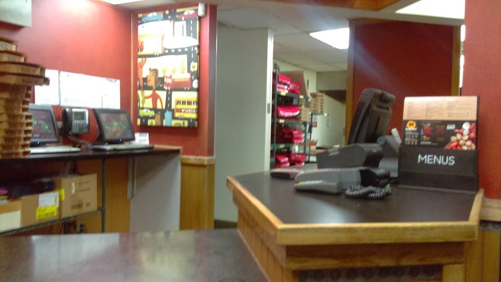 Pizza Hut | restaurant | 4110 N Lakewood Blvd, Long Beach, CA 90808, USA | 5624258887 OR +1 562-425-8887