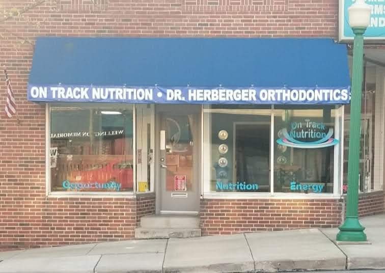On Track Nutrition | restaurant | 208 N Main St, Wellington, OH 44090, USA | 5672193629 OR +1 567-219-3629