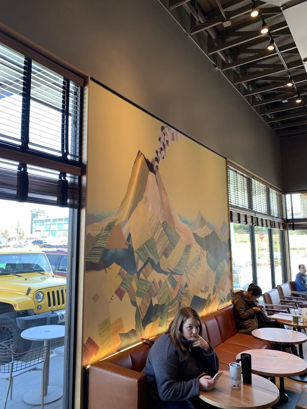 Starbucks | cafe | 2455 W Mockingbird Ln, Dallas, TX 75235, USA | 4692439673 OR +1 469-243-9673