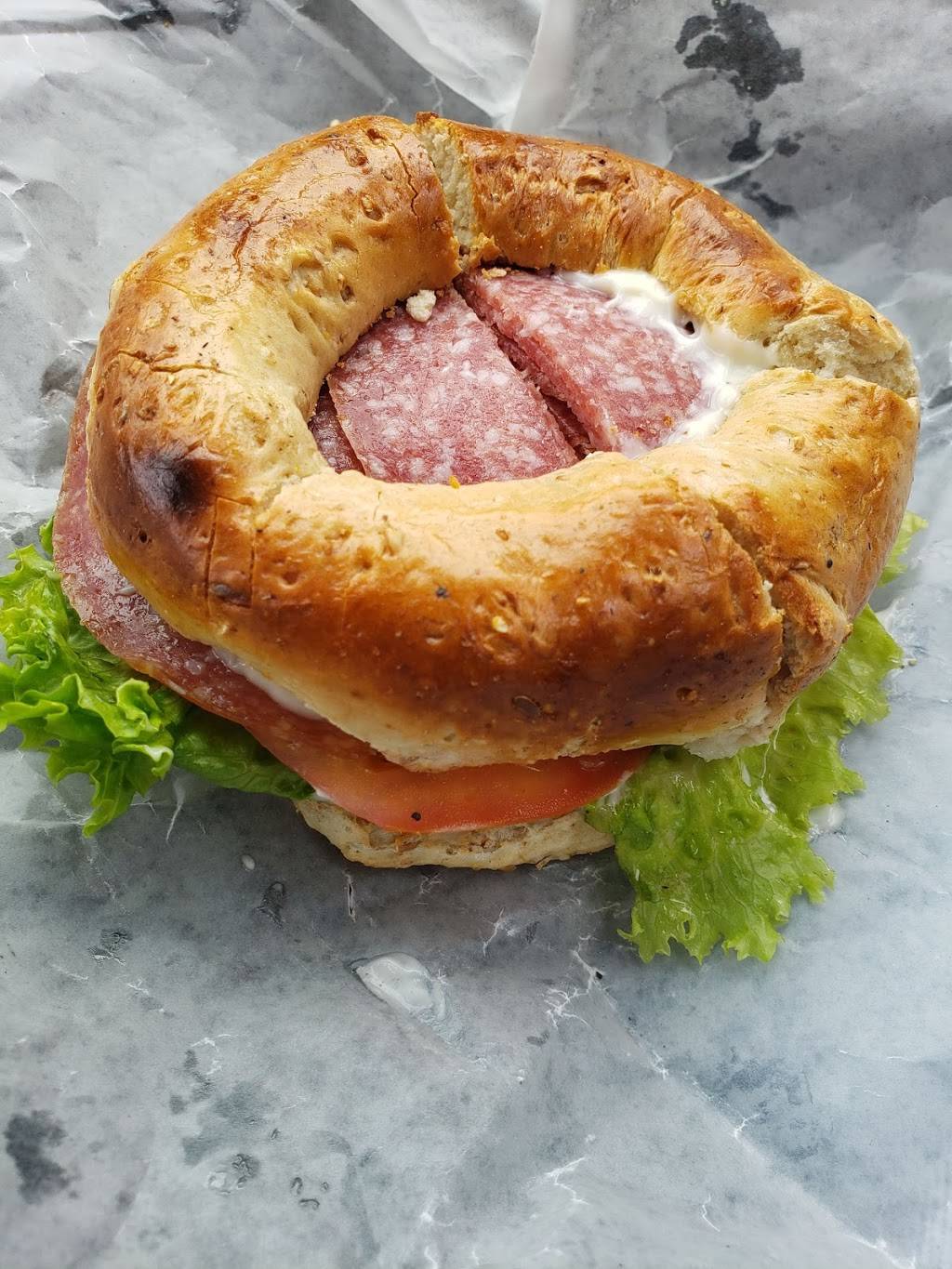 Bagel House | restaurant | 235 Lakeshore Rd E, Mississauga, ON L5G 1G8, Canada | 9058919696 OR +1 905-891-9696