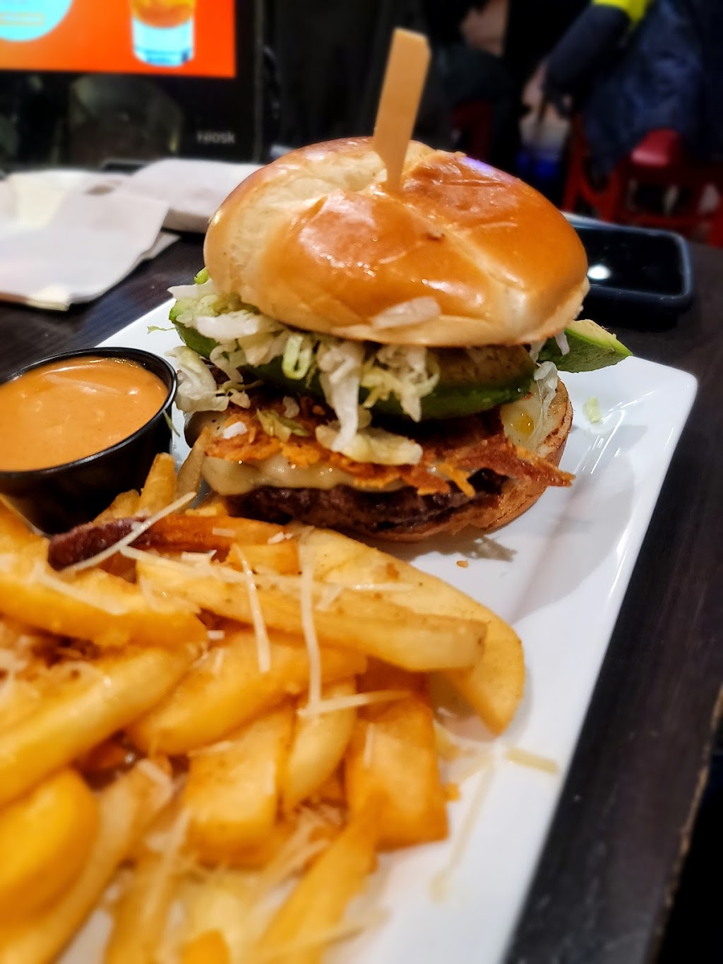 Red Robin Gourmet Burgers and Brews | restaurant | 1021 N Columbia Center Blvd, Kennewick, WA 99336, USA | 5097366008 OR +1 509-736-6008
