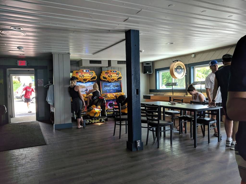 Thirsty Whale | restaurant | 453 E Park Ave, Minocqua, WI 54548, USA | 7153567108 OR +1 715-356-7108