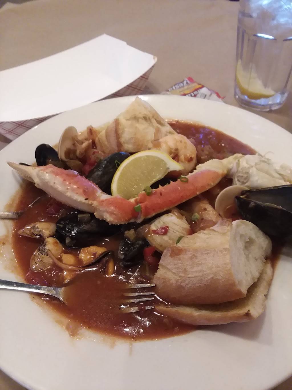 Shucks Fish House & Oyster Bar | restaurant | 1218 S 119th St, Omaha, NE 68144, USA | 4028274376 OR +1 402-827-4376