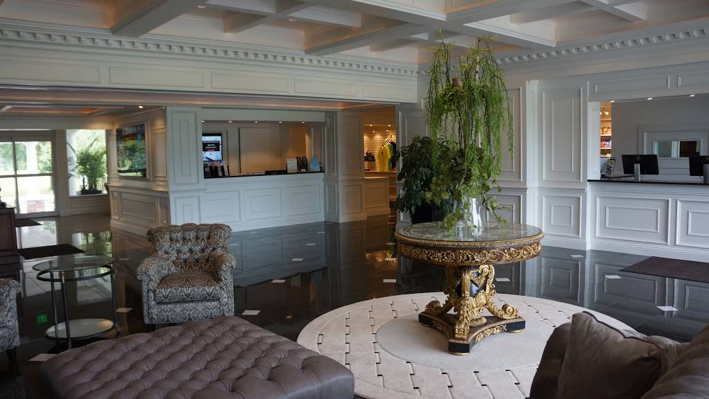 The Avalon Inn | restaurant | 9519 E Market St, Warren, OH 44484, USA | 3308561900 OR +1 330-856-1900