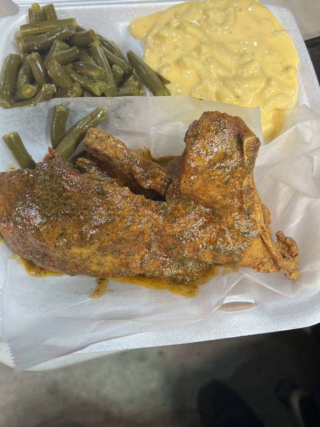 Smokin Moe’S | restaurant | 23333 Quinn Rd, Clinton Twp, MI 48035, USA | 5867078400 OR +1 586-707-8400