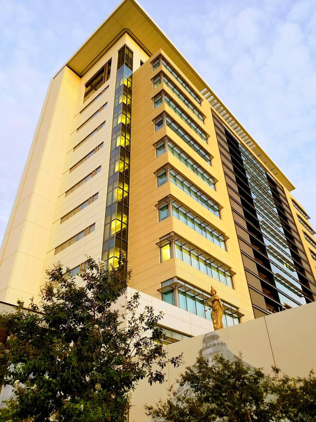 Alfalfas Pizza and Deli | restaurant | 2707, 335, E Weber Ave, Stockton, CA 95202, USA | 2094634400 OR +1 209-463-4400