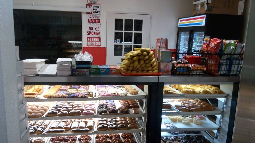 Star Donut | restaurant | 19894 CA-88, Pine Grove, CA 95665, USA | 2092965488 OR +1 209-296-5488