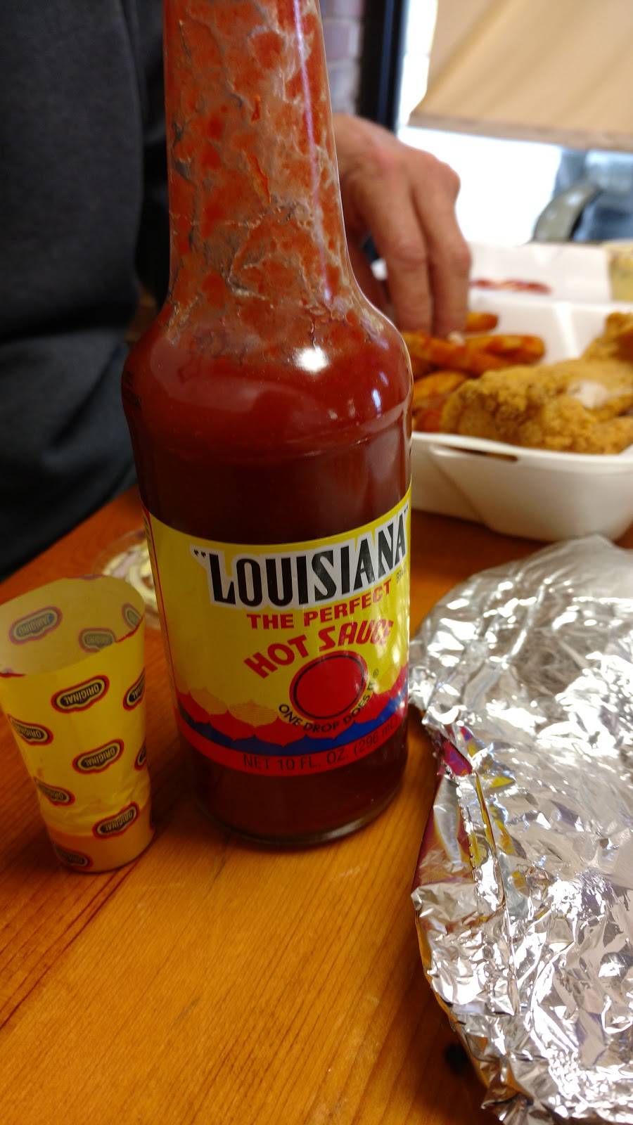 Fishs Wings Shack | restaurant | 326 Washington St, Ripley, TN 38063, USA | 7316350528 OR +1 731-635-0528